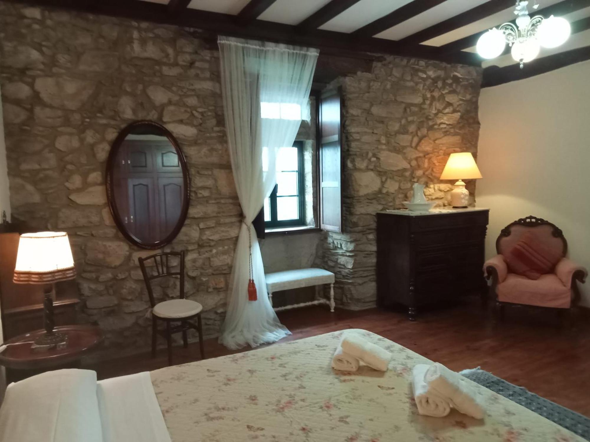 Palacio De Cantiz "Reserva De Ancares" Becerreá Eksteriør billede